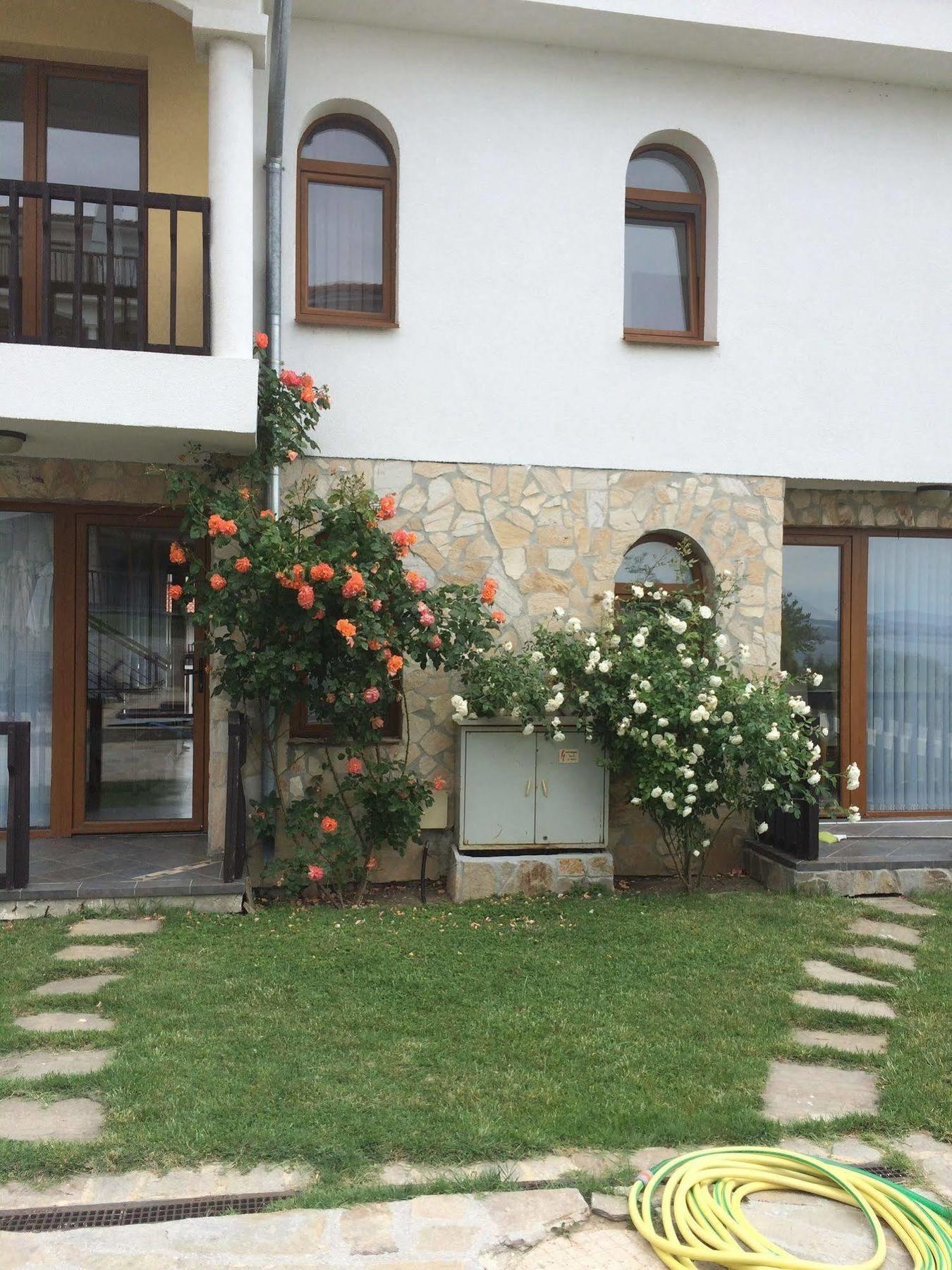 Tsb Sun Coast Apartments Свети Влас Екстериор снимка